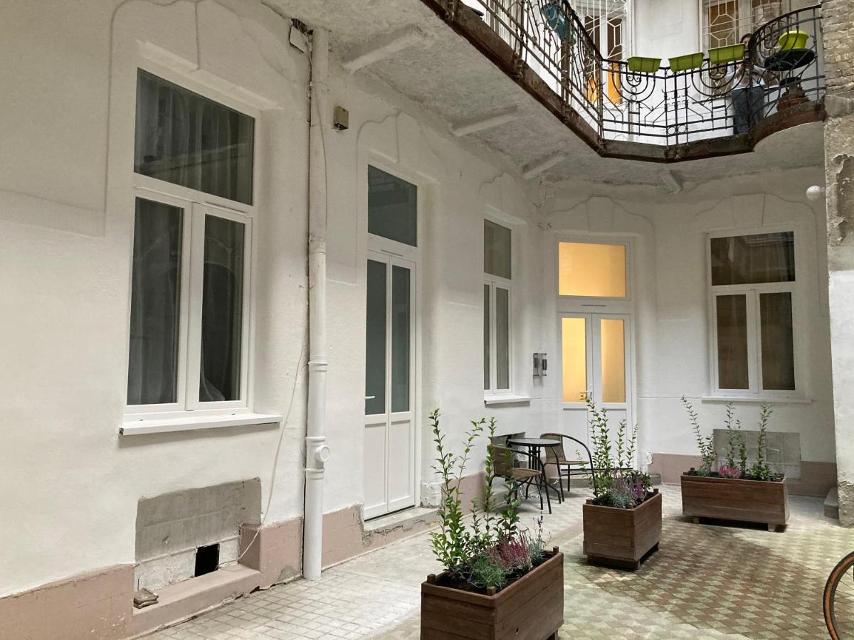 Carina Family Apartment Downtown บูดาเปสต์ ภายนอก รูปภาพ